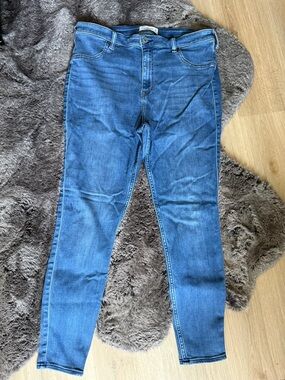 A&F High Rise Jeggings | 34